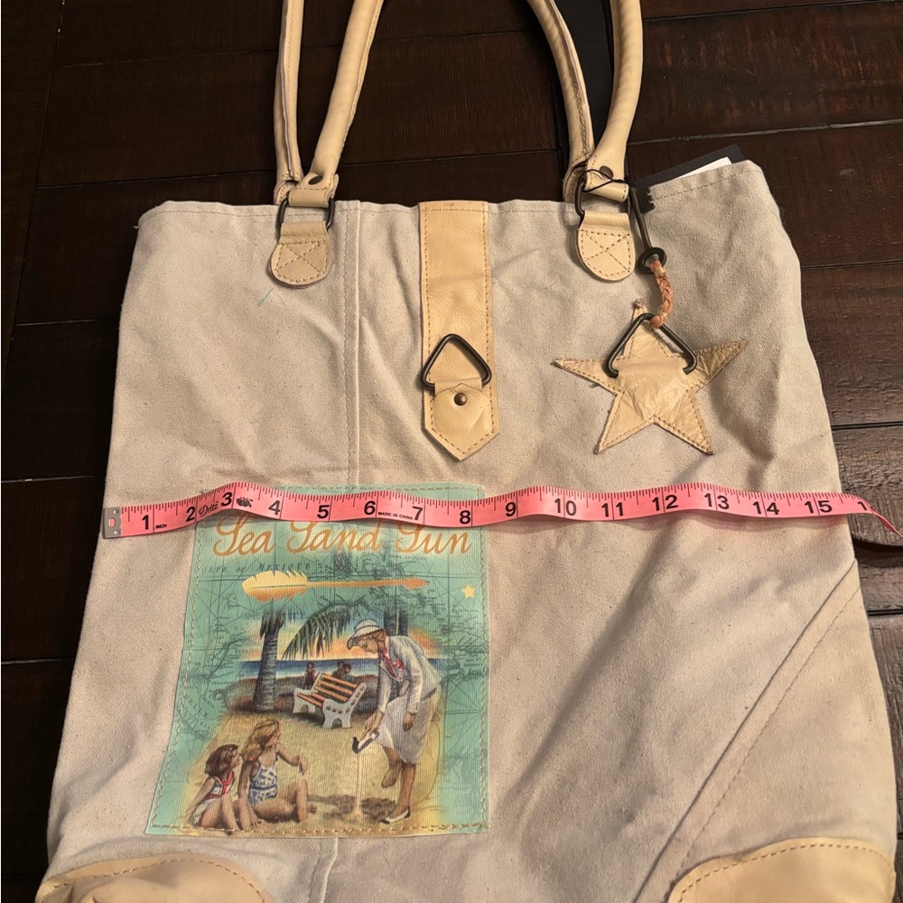 Vintage Addition Beige Tote Bag with Sea Sand Sun Design Leather accents NET - Picture 5 of 10